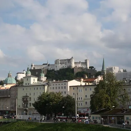 Haus Pfeiffenberger أبين ايم بونغاو