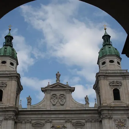 Haus Pfeiffenberger * أبين ايم بونغاو